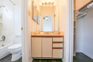 912 W 22nd St, Austin, TX 78705 - Photo 9