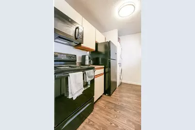 912 W 22nd Street #202, Austin, TX 78705 - Photo 5