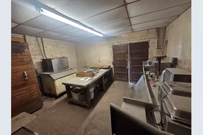 101 N Main Street, Taylor, TX 76574 - Photo 9