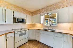 1984 Hilltop Dr, Wimberley, TX 78676 - Photo 5