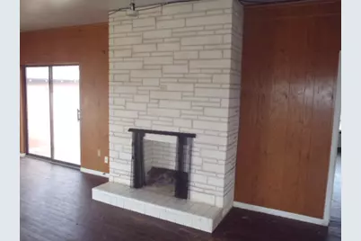 901 E Central Avenue, Nixon, TX 78140 - Photo 15