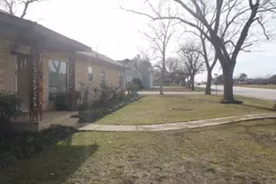 901 E Central Ave, Nixon, TX 78140 - Photo 3