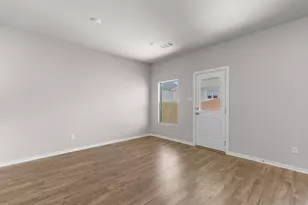 173 Sleep Holw, Jarrell, TX 76537 - Photo 17