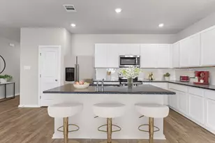 173 Sleep Holw, Jarrell, TX 76537 - Photo 5