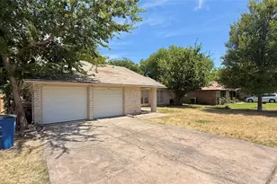 10105 Oak Hollow Dr, Austin, TX 78758 - Photo 1