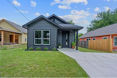 738 Chihuahua Street, Lockhart, TX 78644 - Photo 1