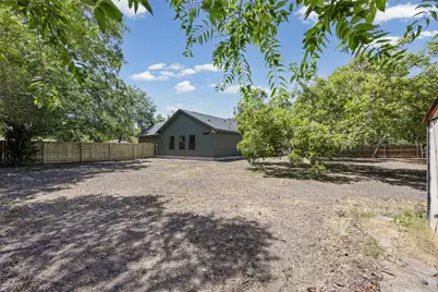 705 Campbell Street, Lockhart, TX 78644 - Photo 21
