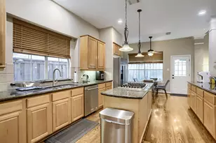 4147 E Northampton Pl, Houston, TX 77098 - Photo 17
