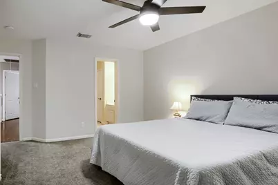 4147 E Northampton Place, Houston, TX 77098 - Photo 33