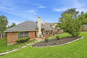 12909 Majestic Oaks Dr, Austin, TX 78732 - Photo 33