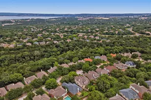 12909 Majestic Oaks Dr, Austin, TX 78732 - Photo 39