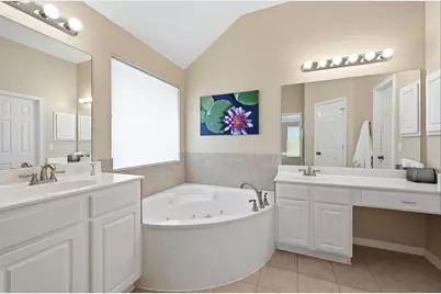 12909 Majestic Oaks Drive, Austin, TX 78732 - Photo 25