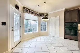 10526 Grand Oak Cir, Austin, TX 78750 - Photo 9