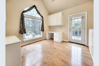 10526 Grand Oak Circle, Austin, TX 78750 - Photo 13