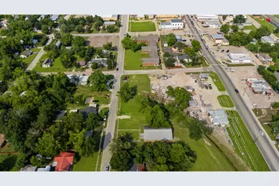 345 W Bell Avenue, Rockdale, TX 76567 - Photo 27