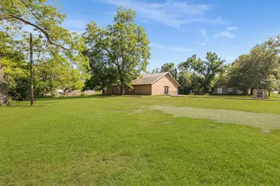 345 W Bell Avenue, Rockdale, TX 76567 - Photo 25
