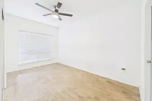 806 W 24th St, Austin, TX 78705 - Photo 19