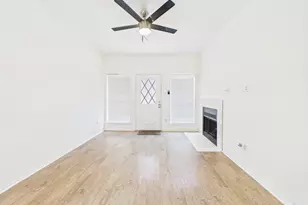 806 W 24th St, Austin, TX 78705 - Photo 7