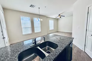 2216 Creekside Ln, Georgetown, TX 78626 - Photo 9