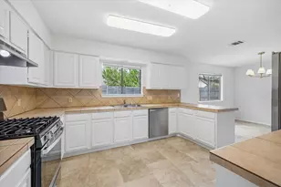 6700 Shiner St, Austin, TX 78729 - Photo 11