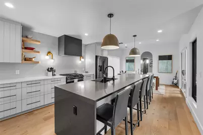 8300 Hathaway Drive, Austin, TX 78757 - Photo 9