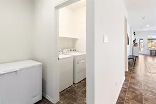 1001 McCormick Cv, Hutto, TX 78634 - Photo 27