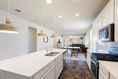 1001 McCormick Cove, Hutto, TX 78634 - Photo 7