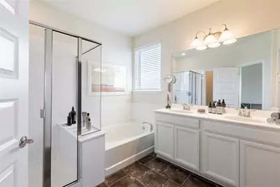 1001 McCormick Cove, Hutto, TX 78634 - Photo 11