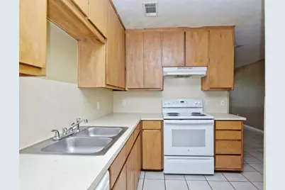 554 E Cedar Street, Bertram, TX 78605 - Photo 7