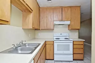 554 E Cedar St, Bertram, TX 78605 - Photo 7