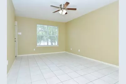 554 E Cedar Street, Bertram, TX 78605 - Photo 5