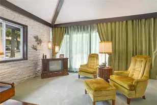 1818 Vance Cir, Austin, TX 78701 - Photo 13