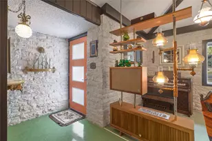 1818 Vance Cir, Austin, TX 78701 - Photo 5