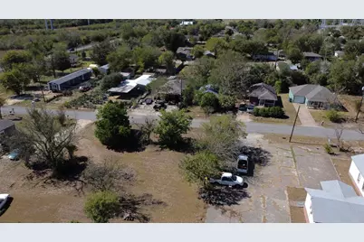 133 2nd Avenue, Taylor, TX 76574 - Photo 3