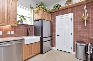 114 E Keomuku Ln, Bastrop, TX 78602 - Photo 11