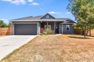 114 E Keomuku Ln, Bastrop, TX 78602 - Photo 1