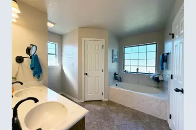 1502 Hamilton Street, Burnet, TX 78611 - Photo 15