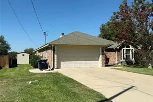 1502 Hamilton St, Burnet, TX 78611 - Photo 3