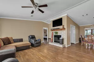 401 High Ridge Meadows Dr, Gonzales, TX 78629 - Photo 11