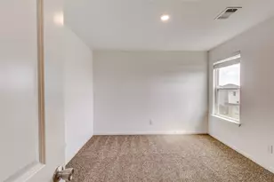117 Fairfax Ln, Jarrell, TX 76537 - Photo 23