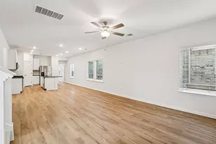 128 Maple Hedge Rd, Hutto, TX 78634 - Photo 3