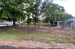 211 S 7th St, Jarrell, TX 76537 - Photo 7