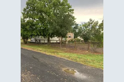 211 S 7th Street, Jarrell, TX 76537 - Photo 5