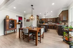 9702 Beauchamp Square, Austin, TX 78729 - Photo 9
