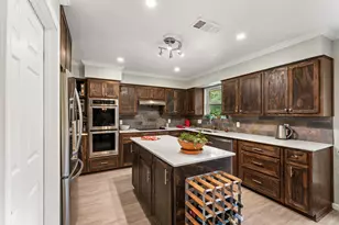 9702 Beauchamp Square, Austin, TX 78729 - Photo 11