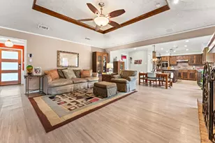 9702 Beauchamp Square, Austin, TX 78729 - Photo 7