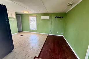 109 Seminole Dr, Smithville, TX 78957 - Photo 3