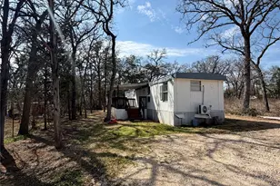 109 Seminole Dr, Smithville, TX 78957 - Photo 13