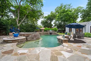 1310 E University Ave, Georgetown, TX 78626 - Photo 1