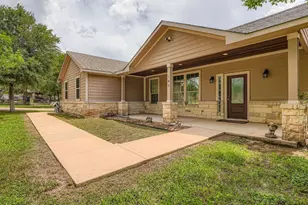 195 Heritage Oaks Dr, Cedar Creek, TX 78612 - Photo 3